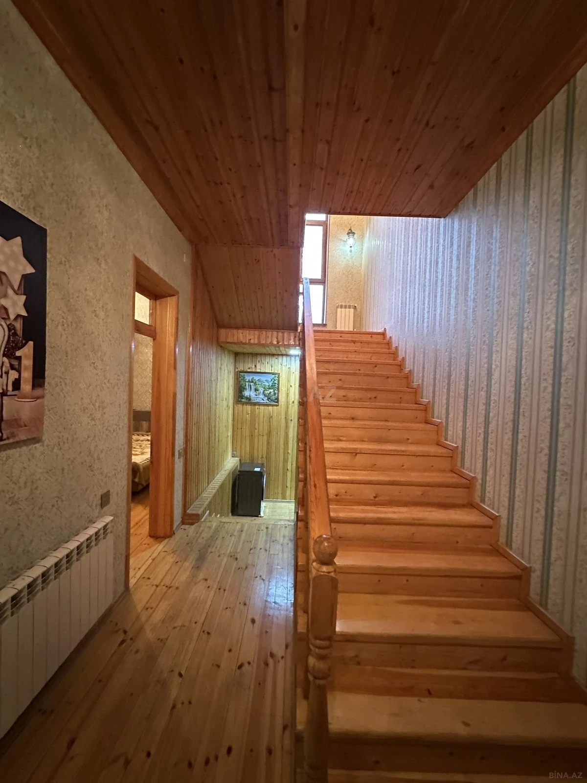 Satılır 6 otaqlı həyət evi 245 m²