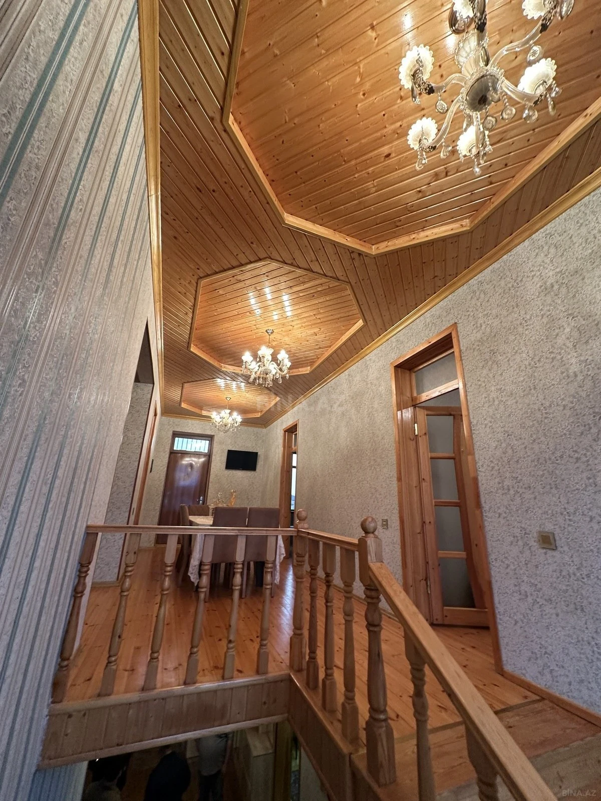 Satılır 6 otaqlı həyət evi 245 m²