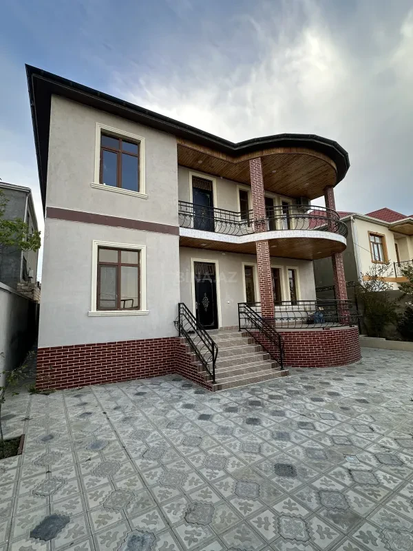Satılır 6 otaqlı həyət evi 245 m²