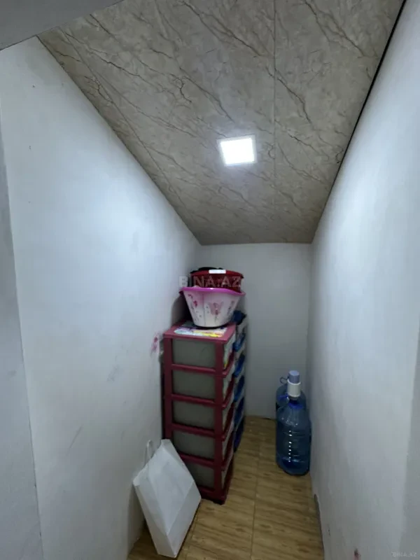 Satılır 6 otaqlı həyət evi 245 m²