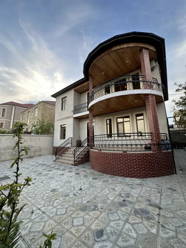 Satılır 6 otaqlı həyət evi 245 m²