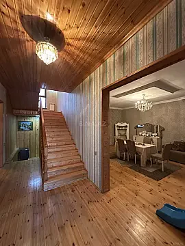 Satılır 6 otaqlı həyət evi 245 m²