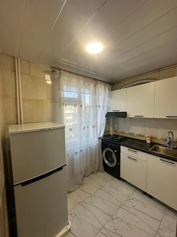 Kirayə verilir 2 otaqlı mənzil 50 m²
