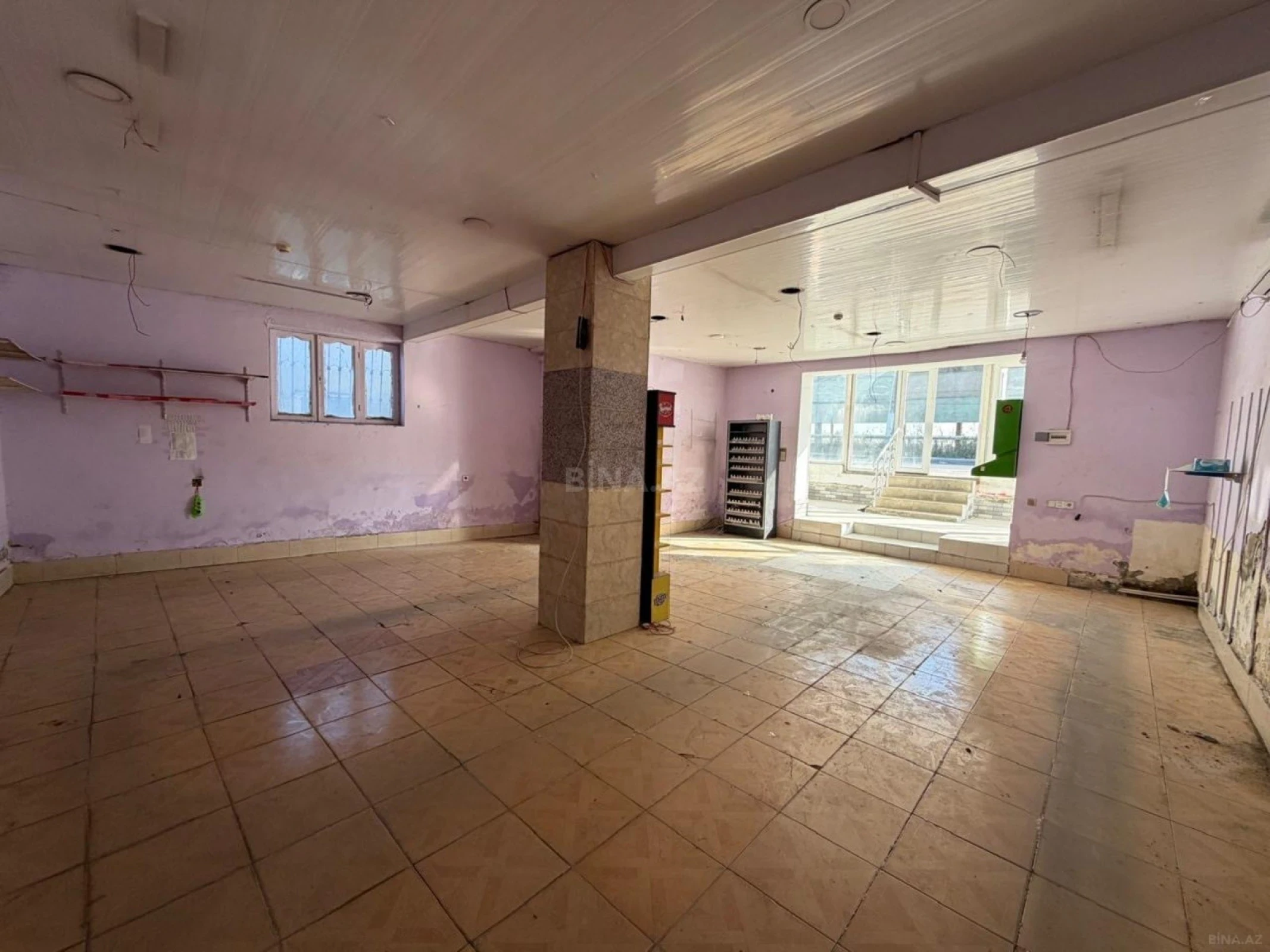 Satılır obyekt 240 m²