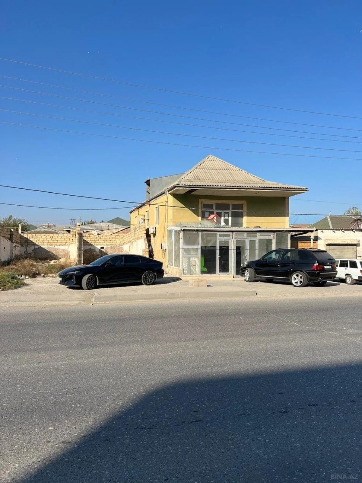 Satılır obyekt 240 m²