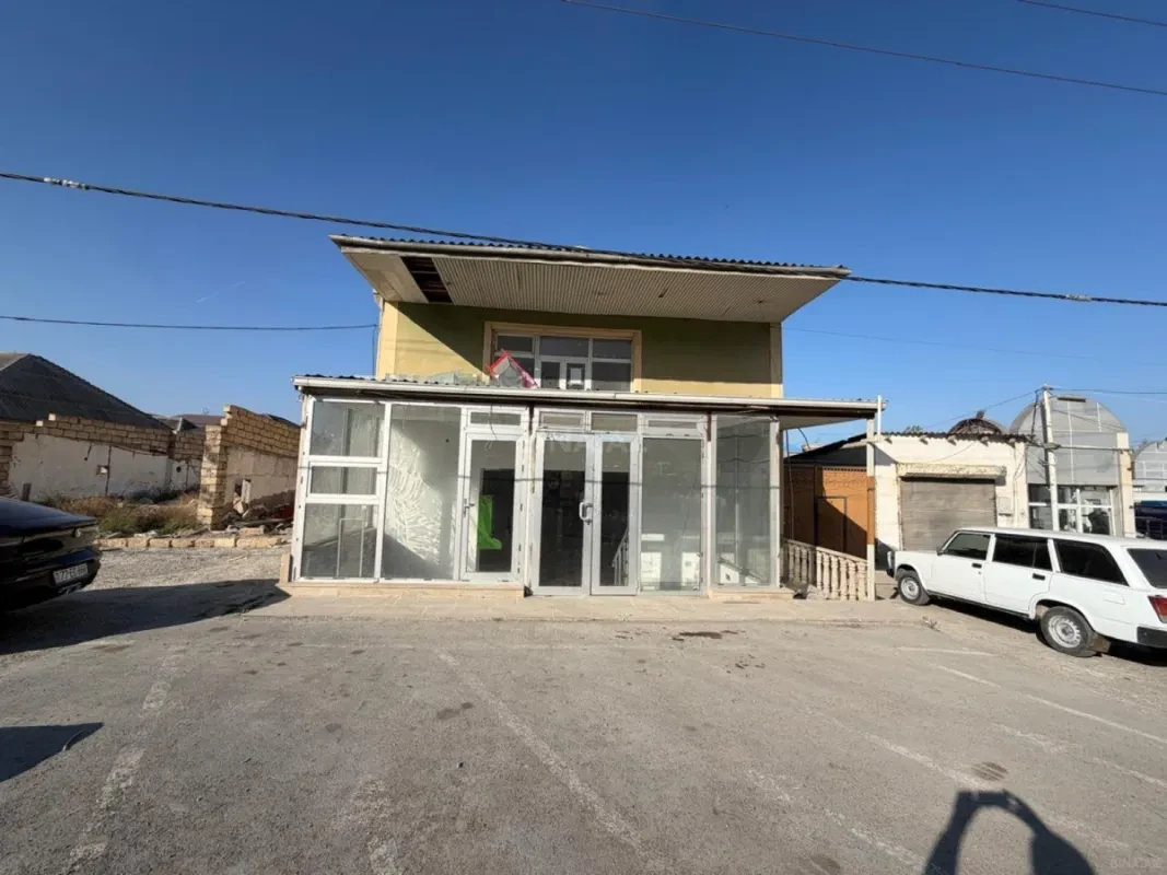 Satılır obyekt 240 m²