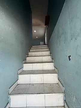 Satılır obyekt 240 m²