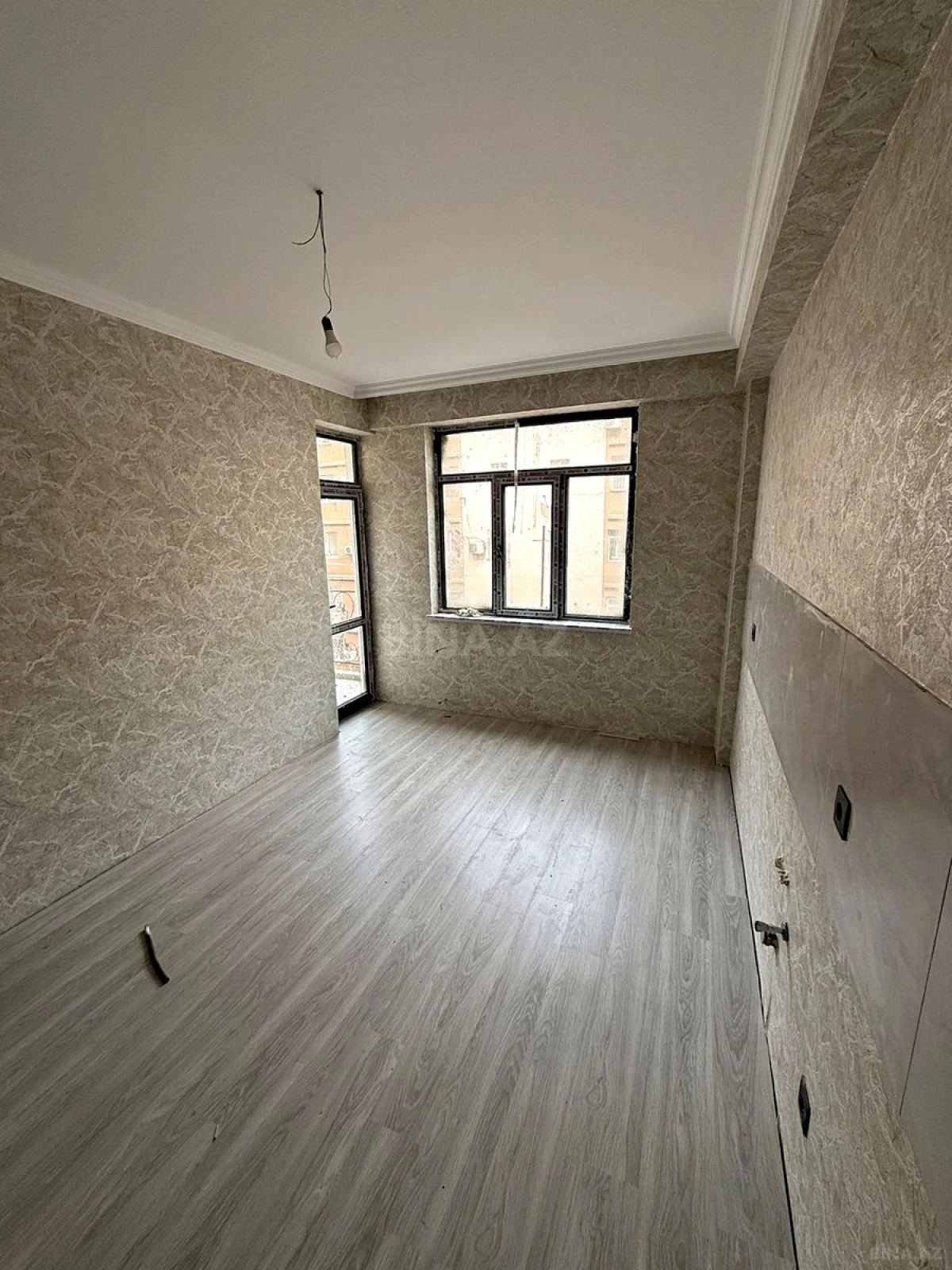 Satılır 3 otaqlı mənzil 115 m²
