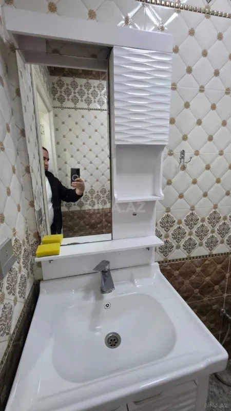 Satılır 3 otaqlı mənzil 135 m²