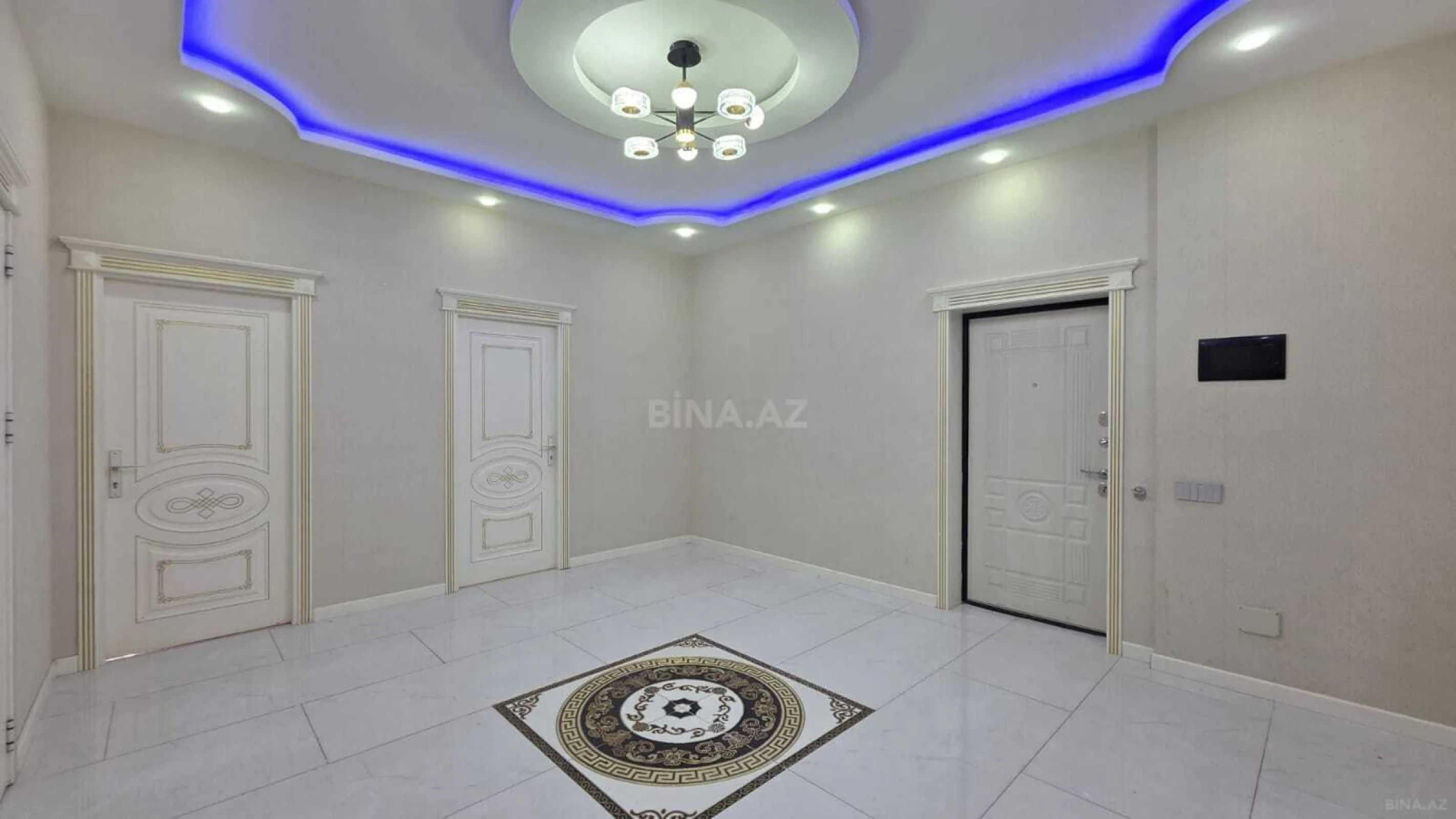 Satılır 3 otaqlı mənzil 135 m²
