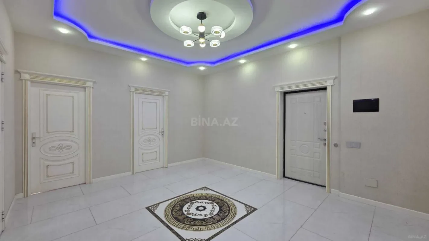 Satılır 3 otaqlı mənzil 135 m²