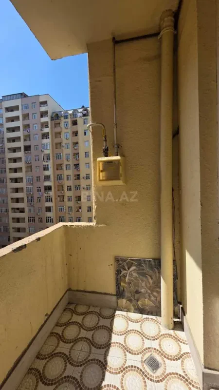 Satılır 3 otaqlı mənzil 135 m²
