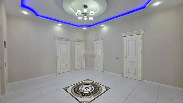 Satılır 3 otaqlı mənzil 135 m²