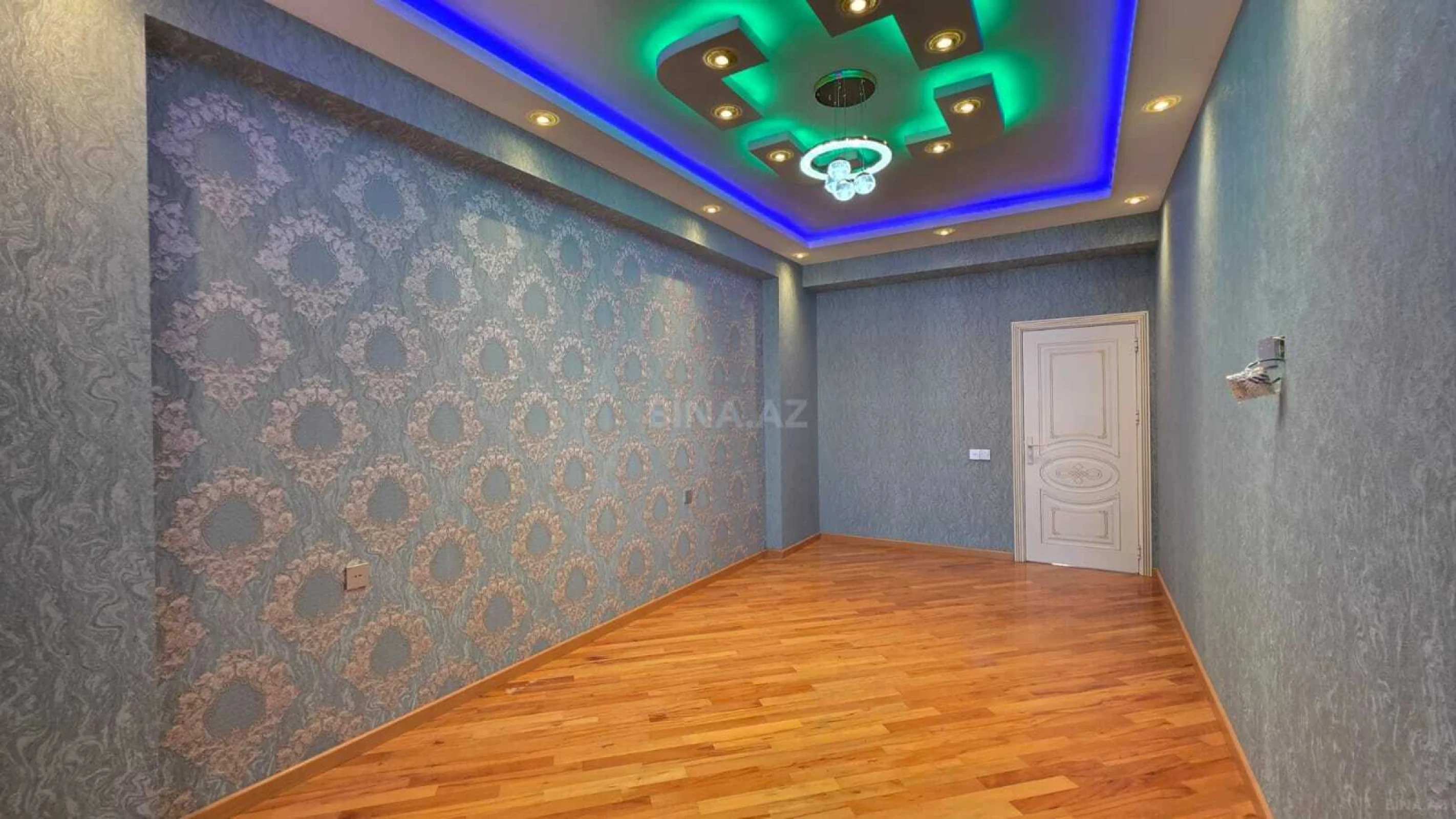Satılır 3 otaqlı mənzil 135 m²