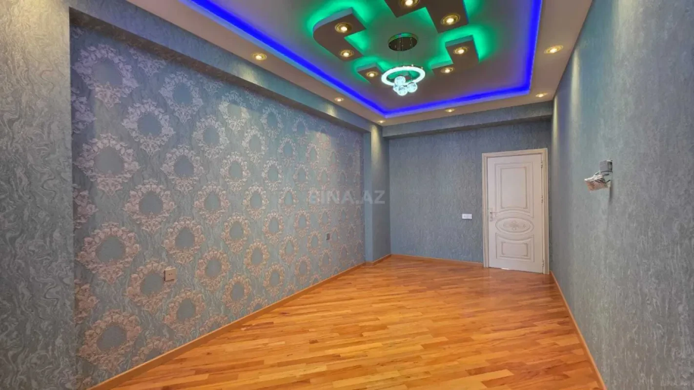 Satılır 3 otaqlı mənzil 135 m²