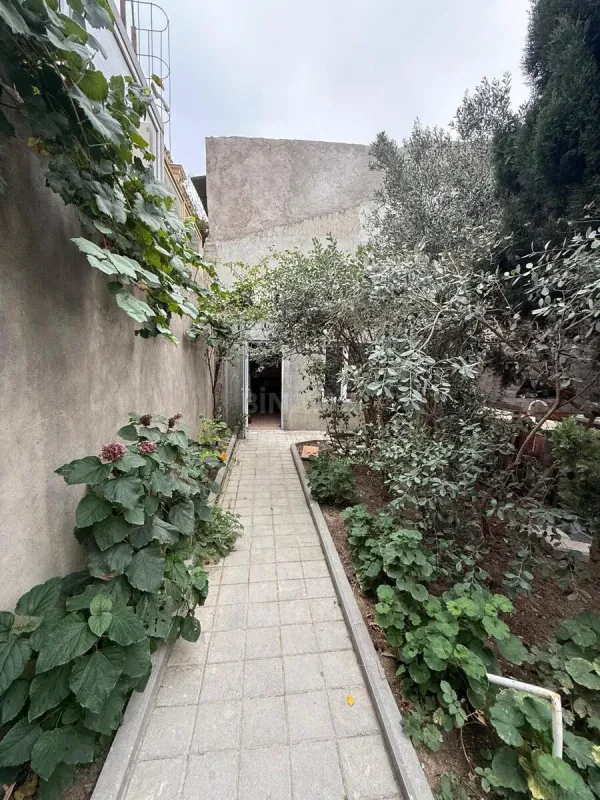 Satılır 7 otaqlı həyət evi 150 m²
