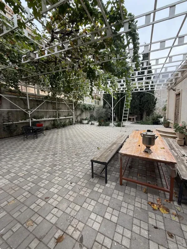 Satılır 7 otaqlı həyət evi 150 m²