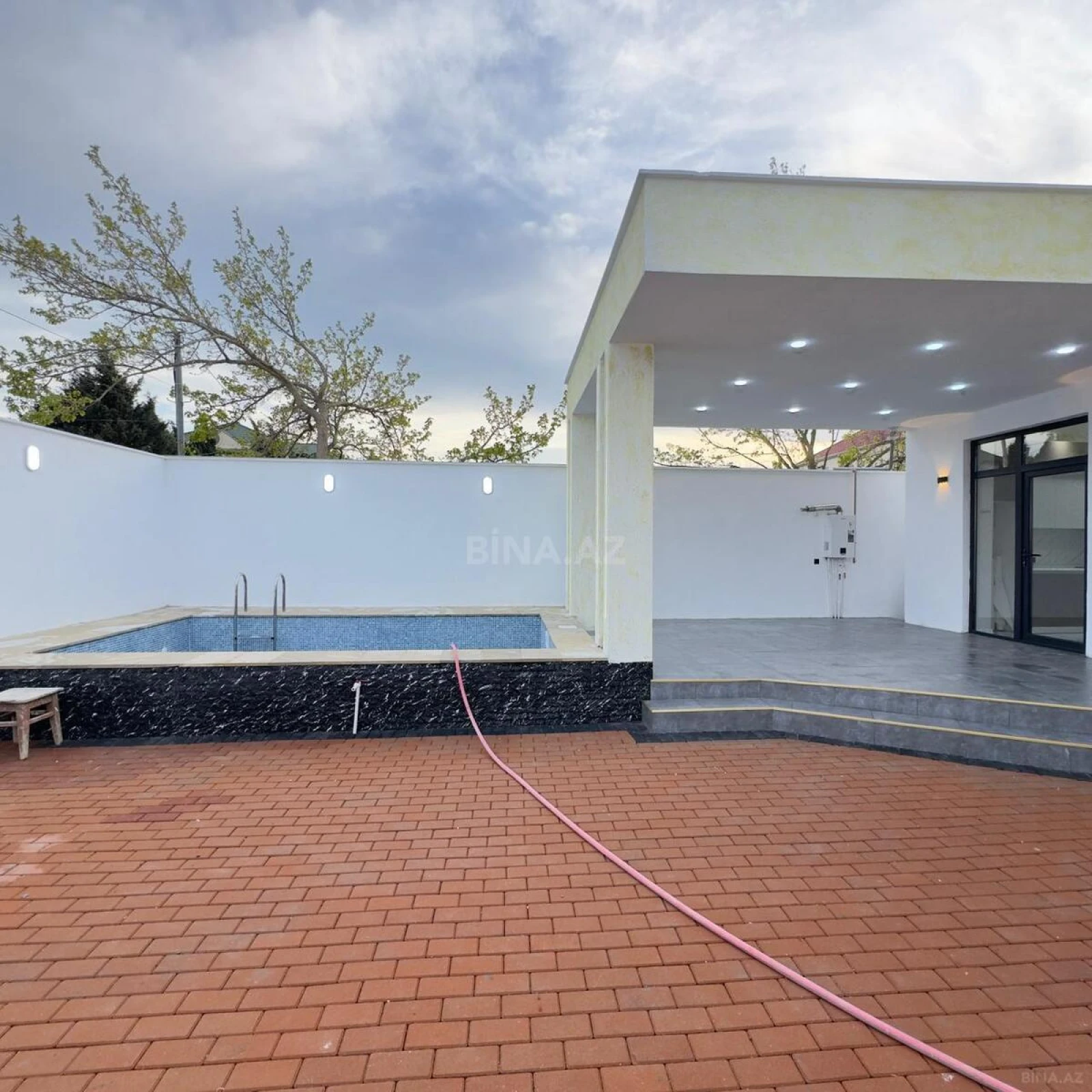 Satılır 4 otaqlı həyət evi 160 m²