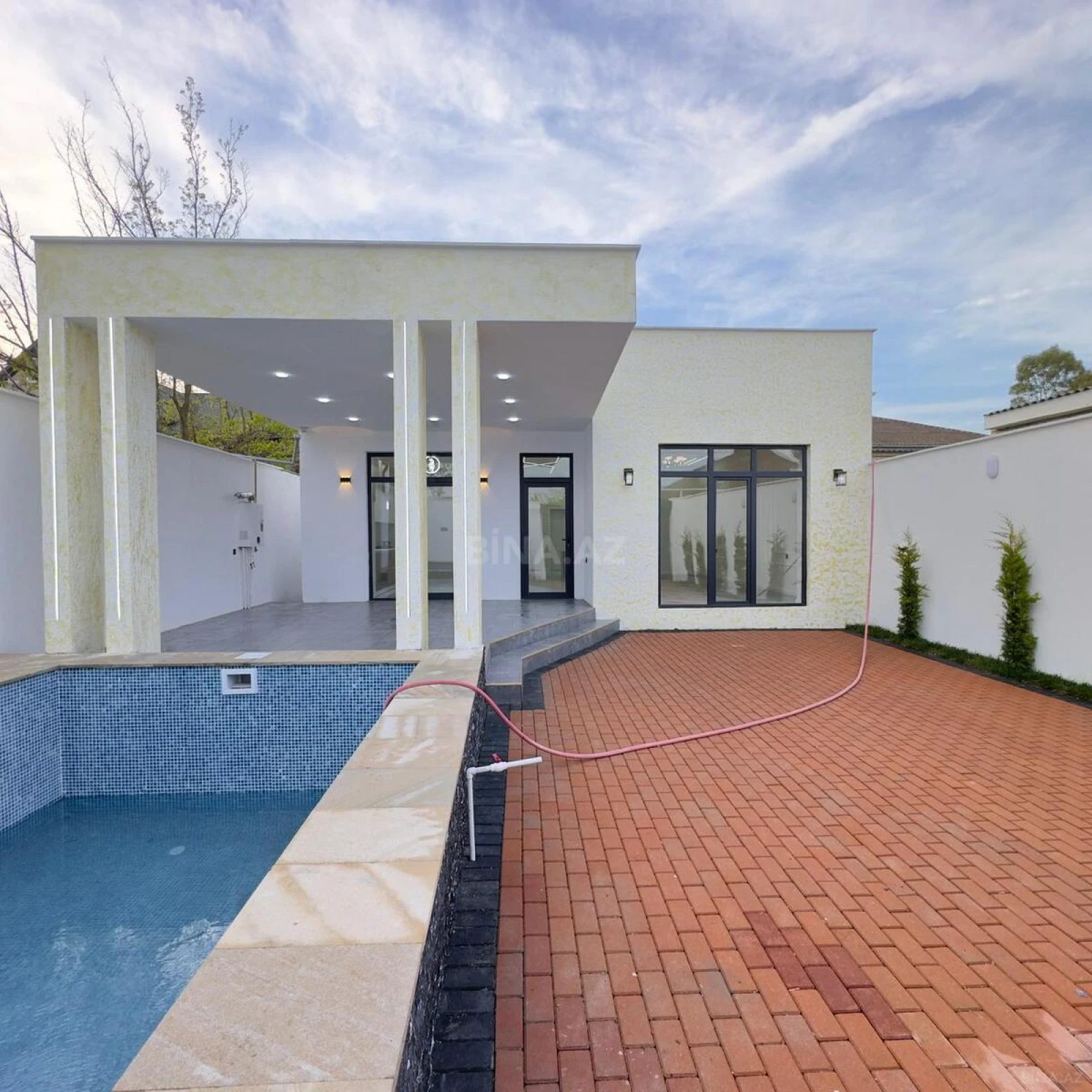 Satılır 4 otaqlı həyət evi 160 m²