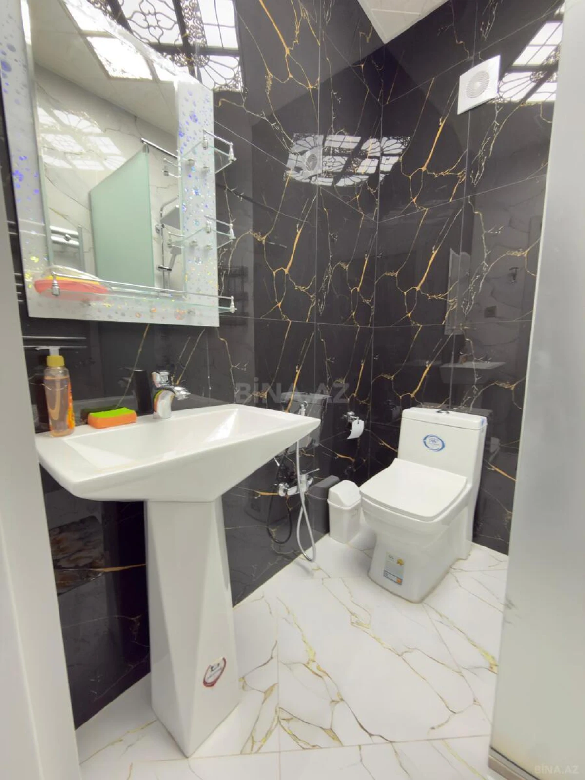 Satılır 2 otaqlı mənzil 71 m²