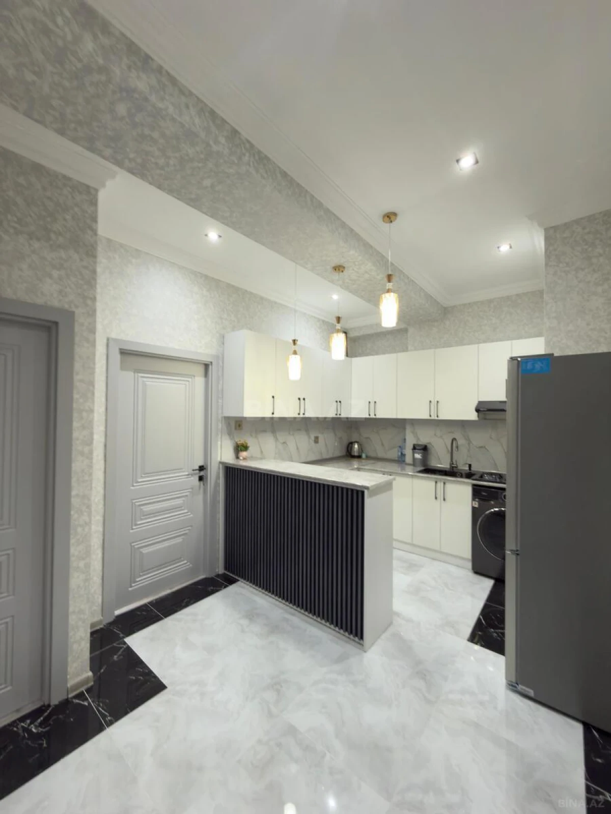 Satılır 2 otaqlı mənzil 71 m²