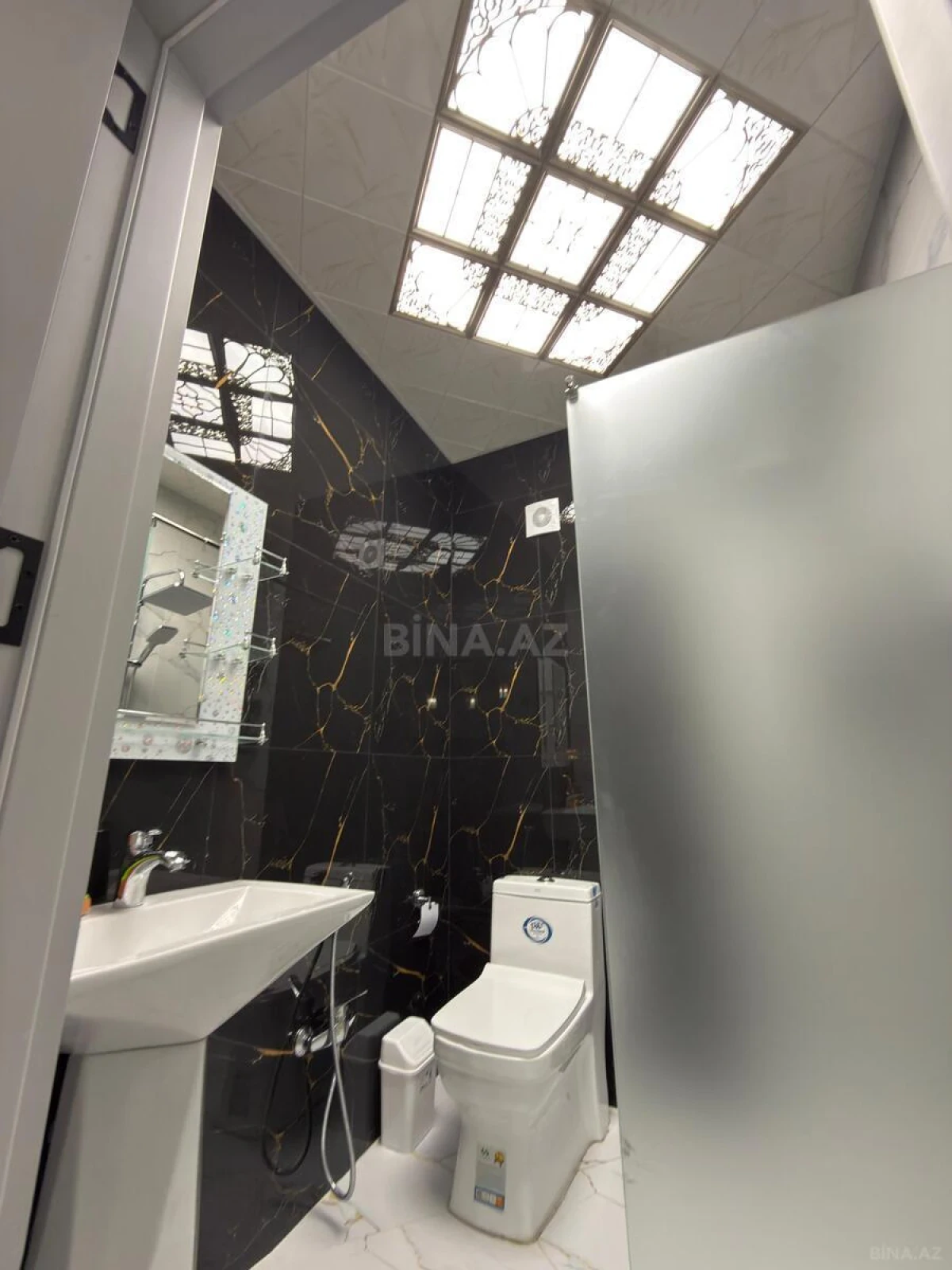 Satılır 2 otaqlı mənzil 71 m²