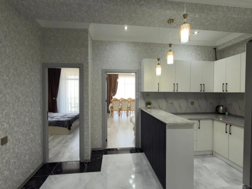 Satılır 2 otaqlı mənzil 71 m²