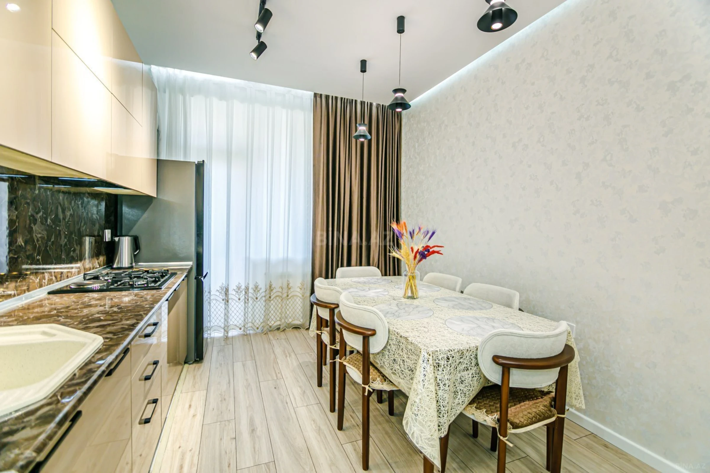 Kirayə verilir 3 otaqlı mənzil 110 m²