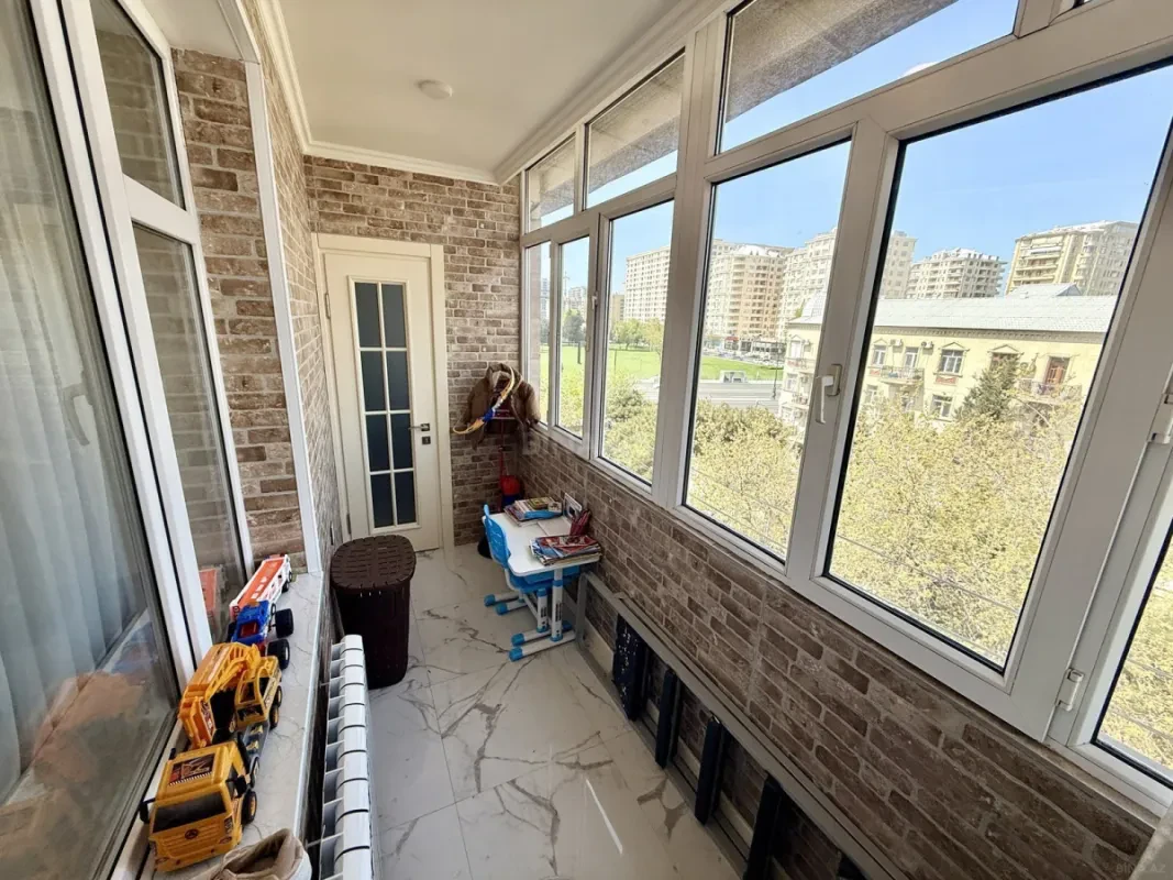 Satılır 2 otaqlı mənzil 68 m²