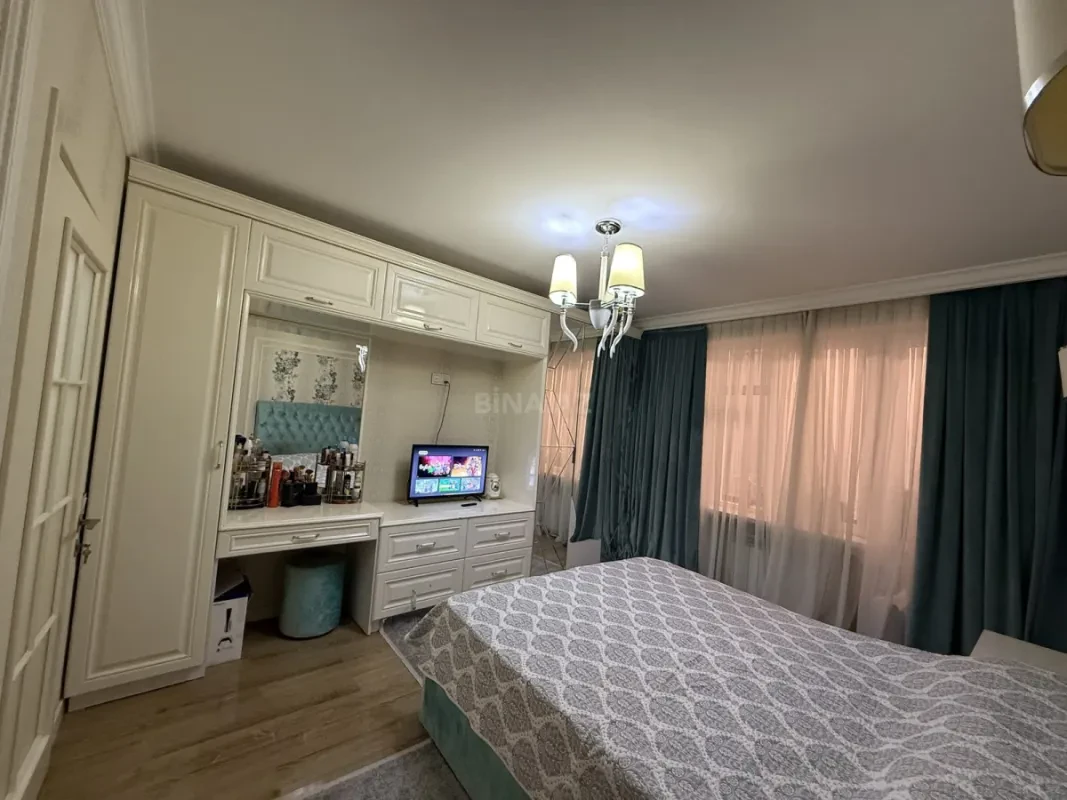Satılır 2 otaqlı mənzil 68 m²
