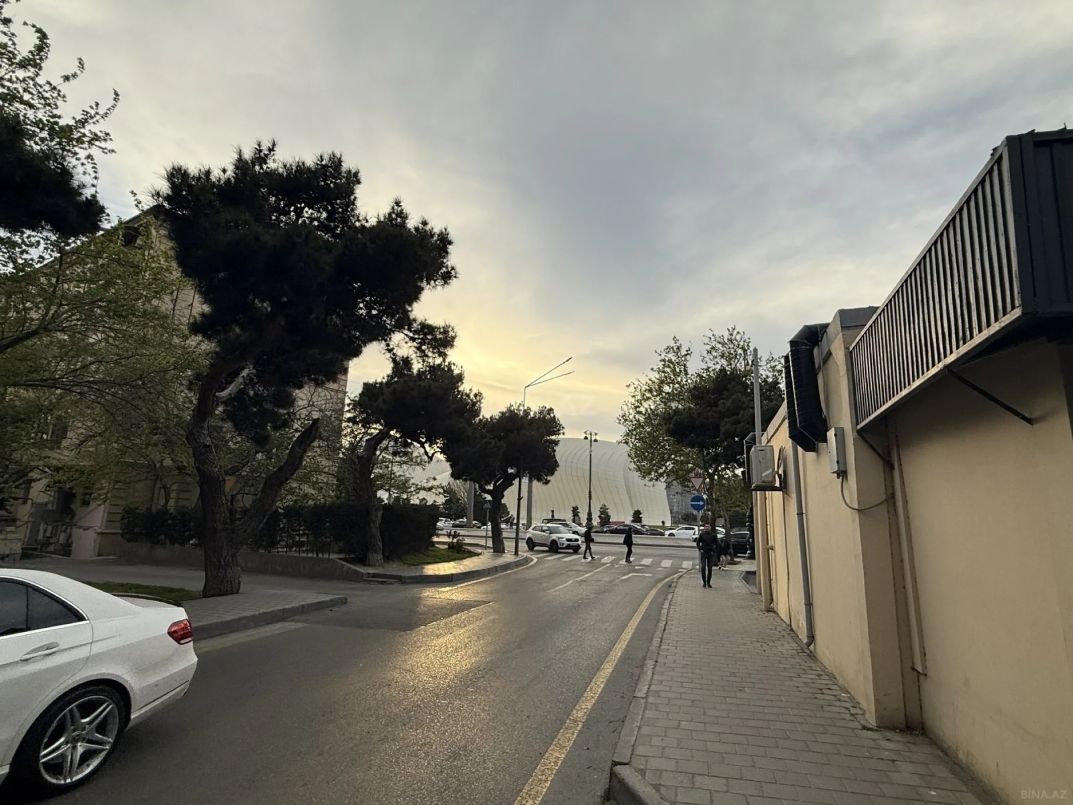 Satılır 2 otaqlı mənzil 68 m²