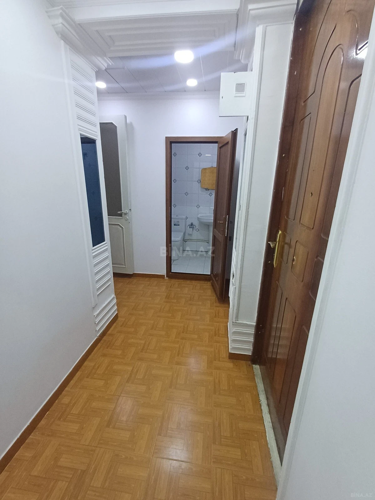 Kirayə verilir 2 otaqlı ofis 65 m²