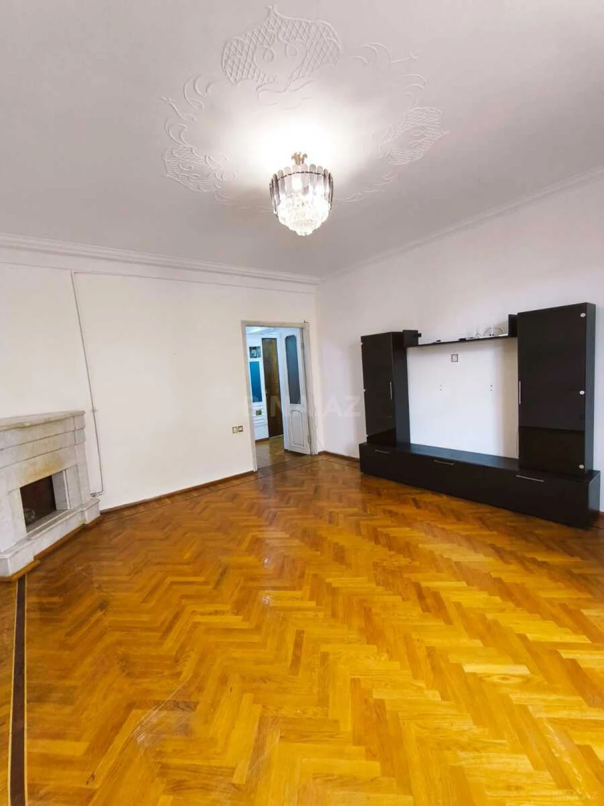 Kirayə verilir 2 otaqlı ofis 65 m²