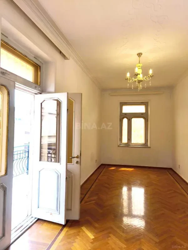Kirayə verilir 2 otaqlı ofis 65 m²