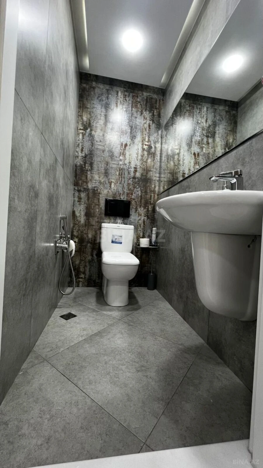Kirayə verilir 3 otaqlı mənzil 115 m²
