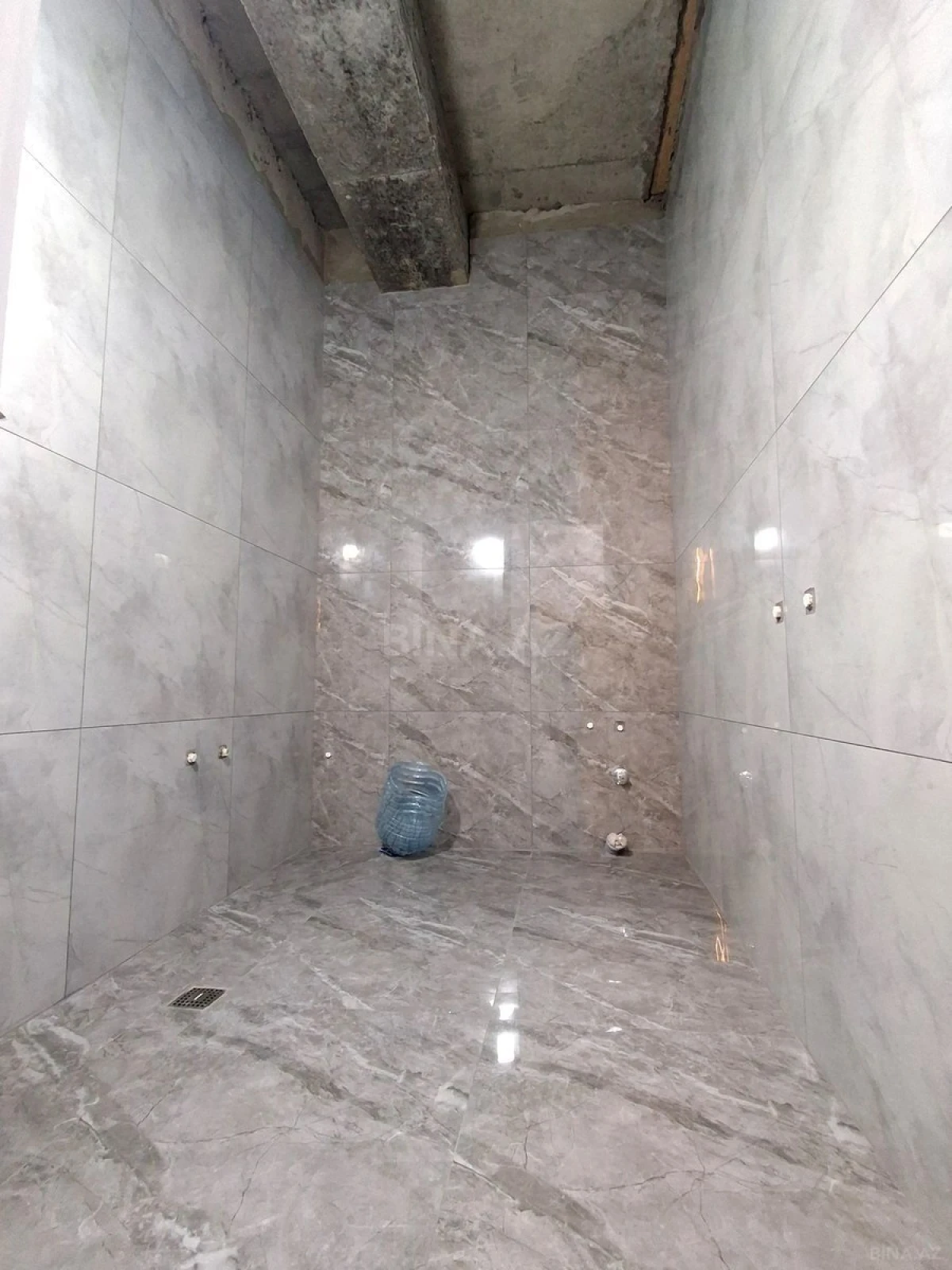 Satılır 2 otaqlı mənzil 58 m²