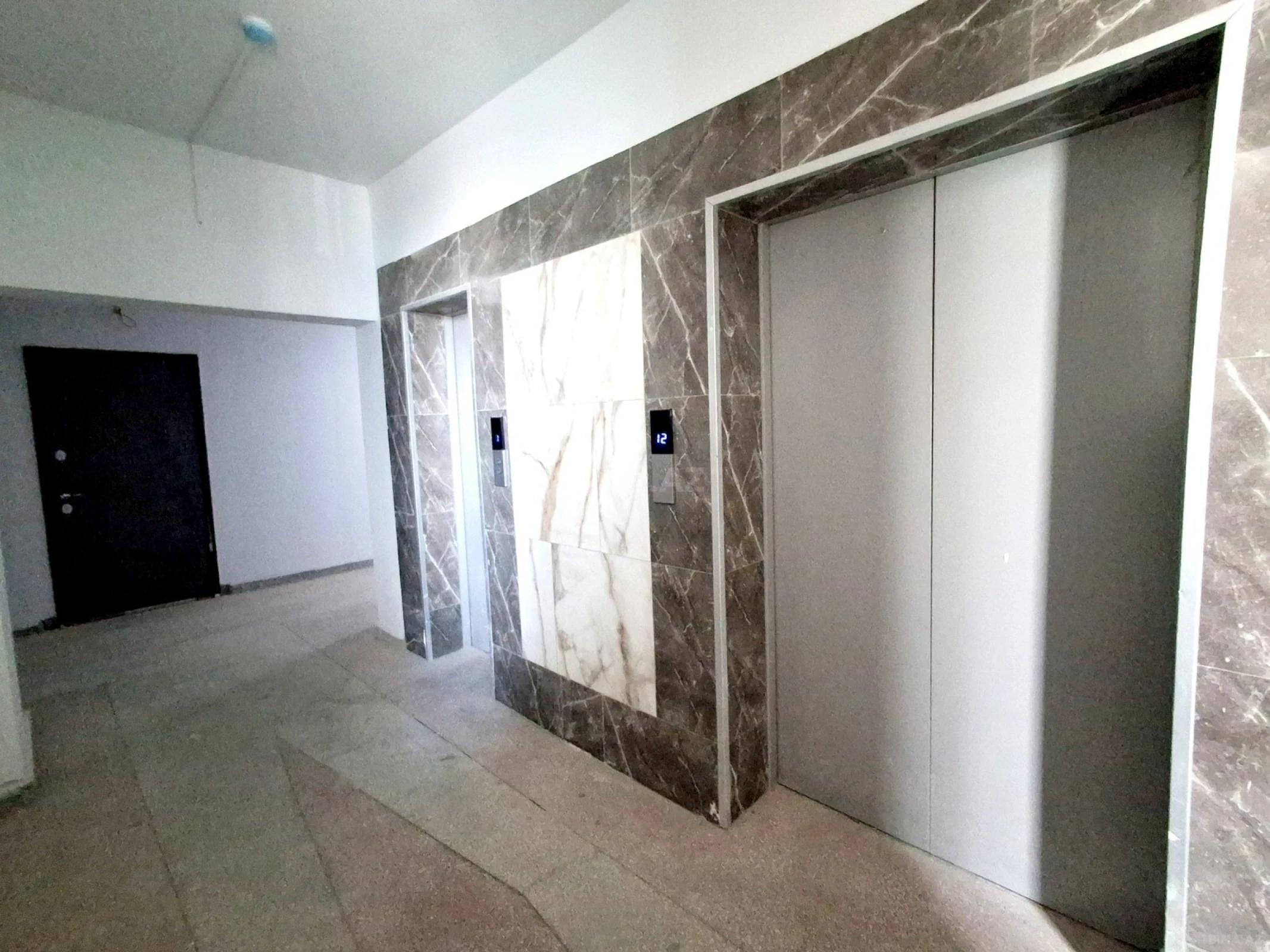 Satılır 2 otaqlı mənzil 58 m²