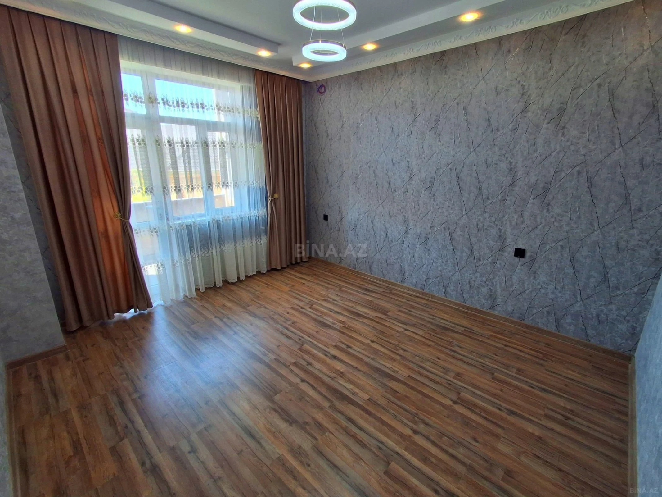 Satılır 2 otaqlı mənzil 58 m²