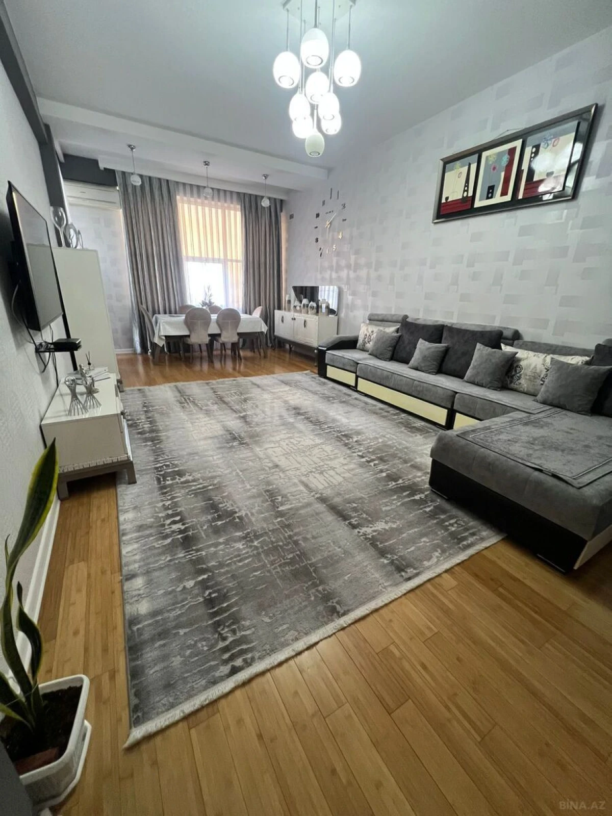 Satılır 4 otaqlı mənzil 150 m²