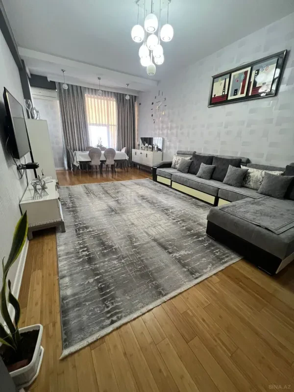 Satılır 4 otaqlı mənzil 150 m²