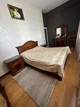 Satılır 4 otaqlı mənzil 150 m²