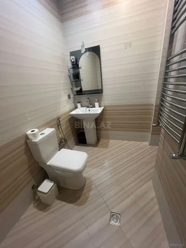 Satılır 4 otaqlı mənzil 150 m²