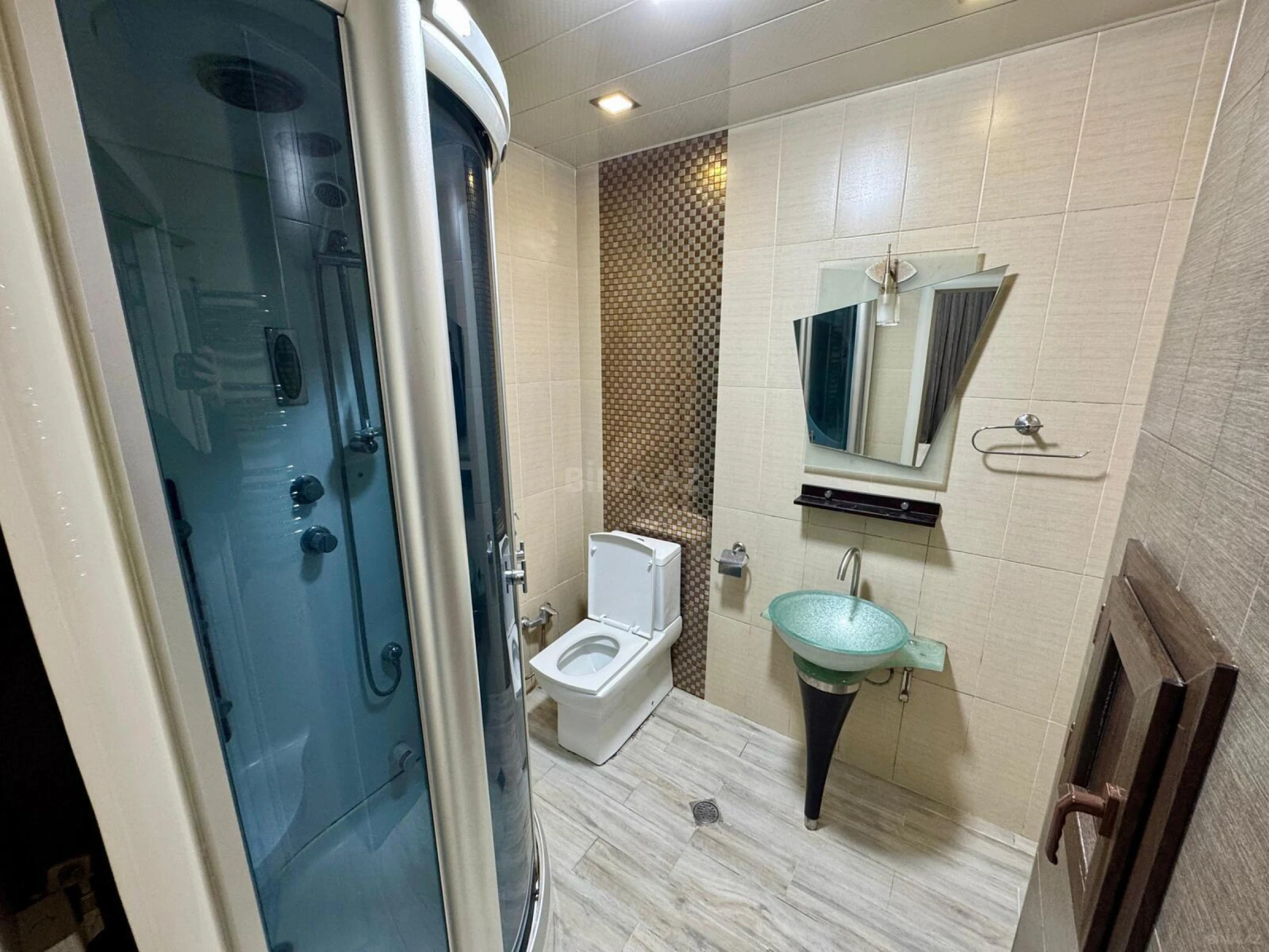 Kirayə verilir 3 otaqlı mənzil 190 m²