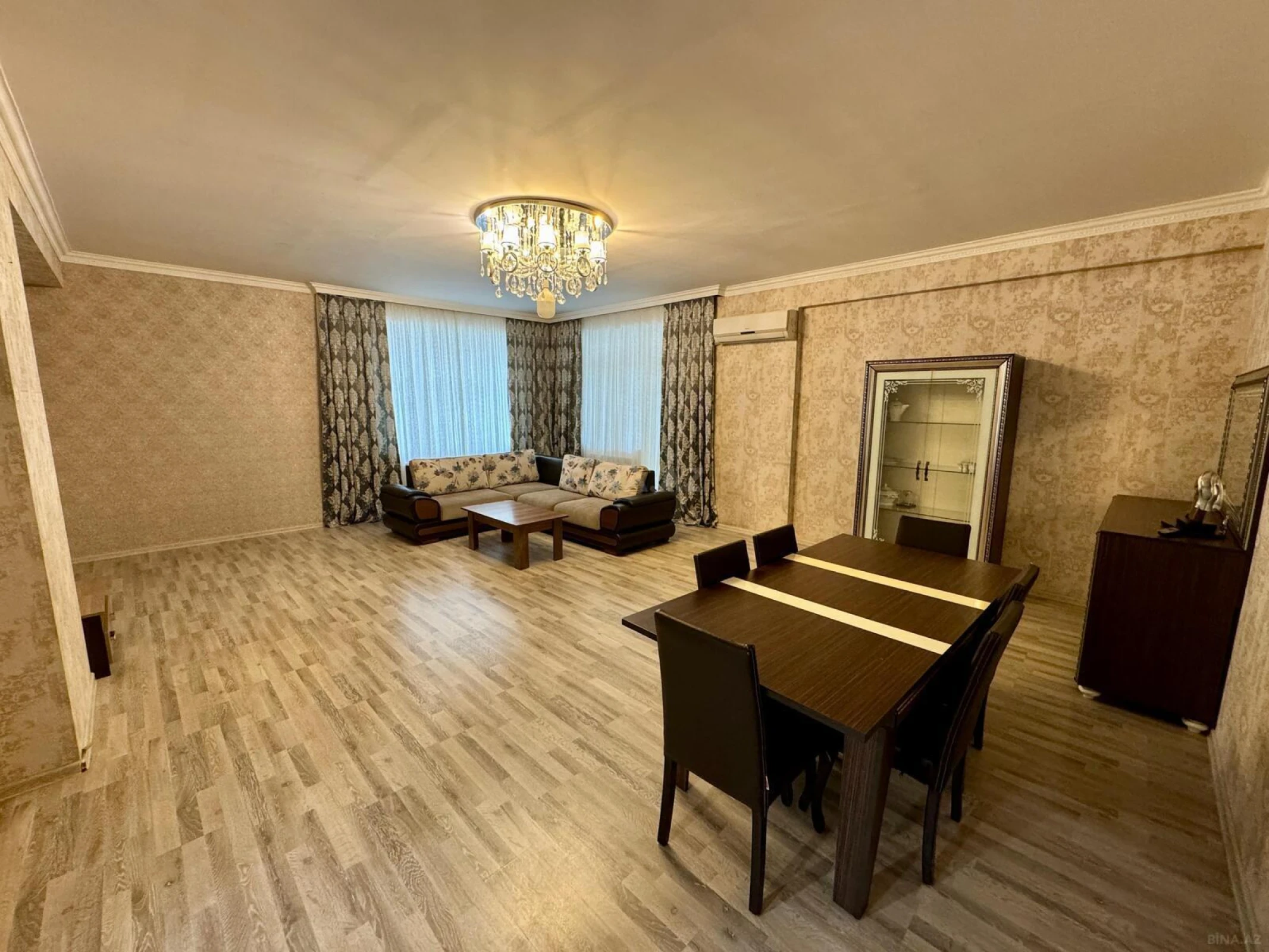 Kirayə verilir 3 otaqlı mənzil 190 m²