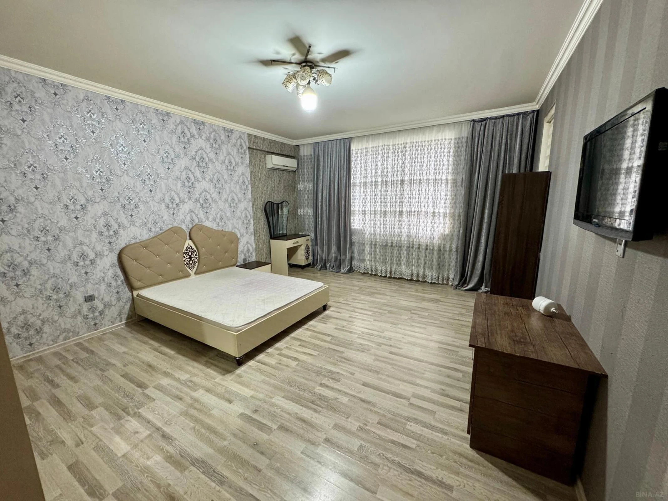 Kirayə verilir 3 otaqlı mənzil 190 m²