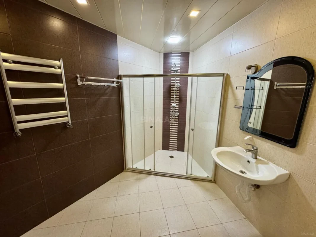Kirayə verilir 3 otaqlı mənzil 190 m²