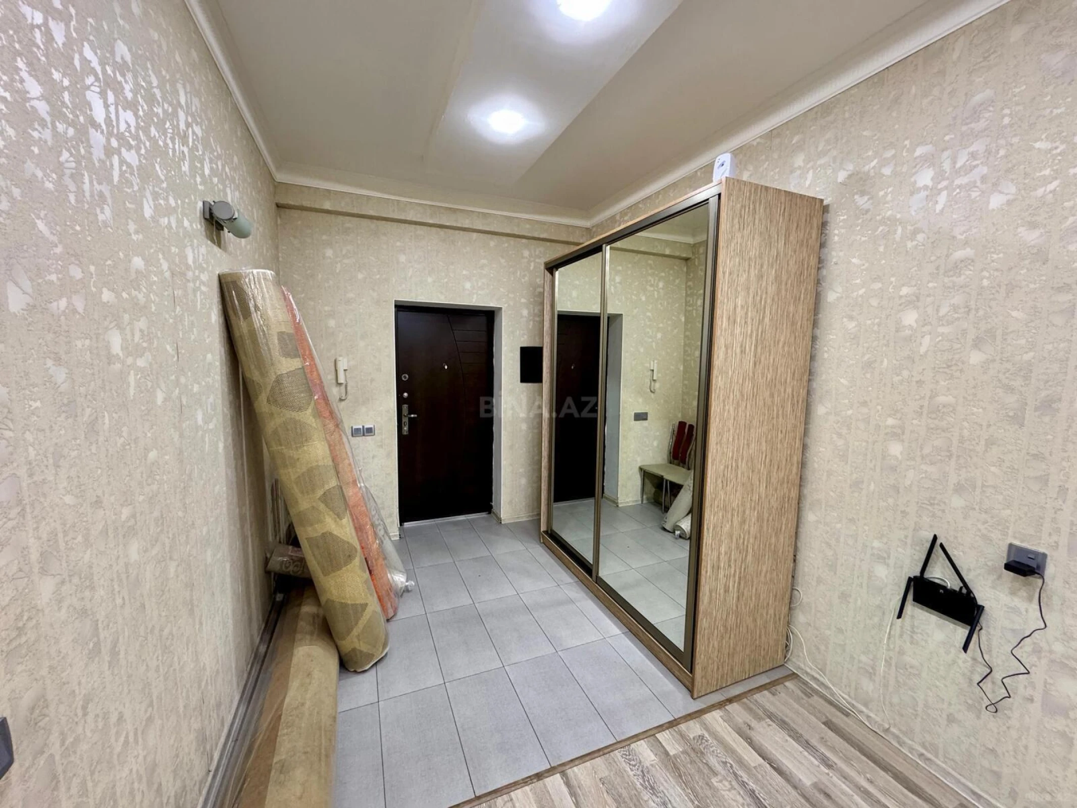 Kirayə verilir 3 otaqlı mənzil 190 m²