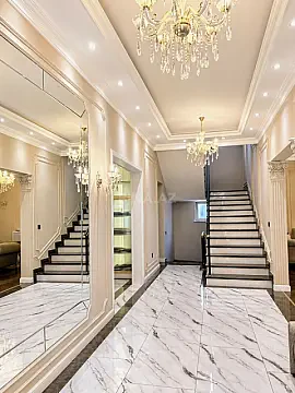 Satılır 5 otaqlı həyət evi 450 m²
