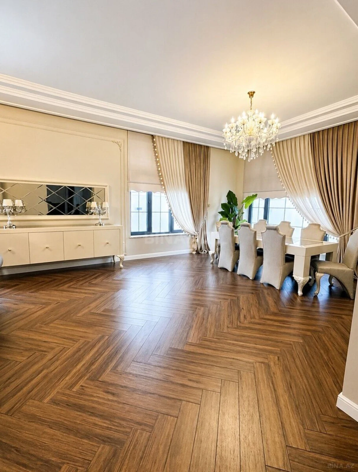 Satılır 5 otaqlı həyət evi 450 m²