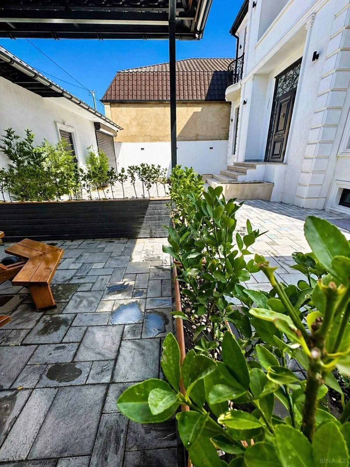 Satılır 5 otaqlı həyət evi 450 m²